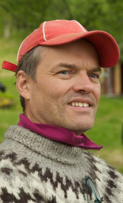 <b>Magnus Engström</b> är född och uppväxt på en bondgård i Othem på norra Gotland. - Magnus